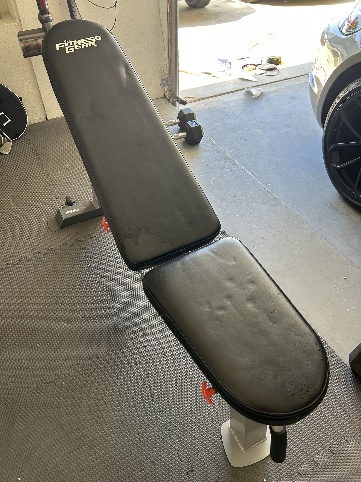 Weight bench