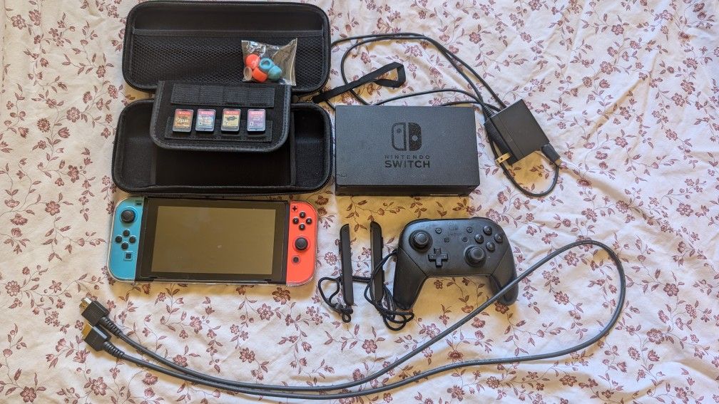 Nintendo Switch, Pro Controller, Games Included