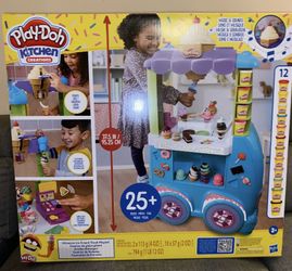 NIB-Play-Doh Creations Ultimate Ice Cream Truck