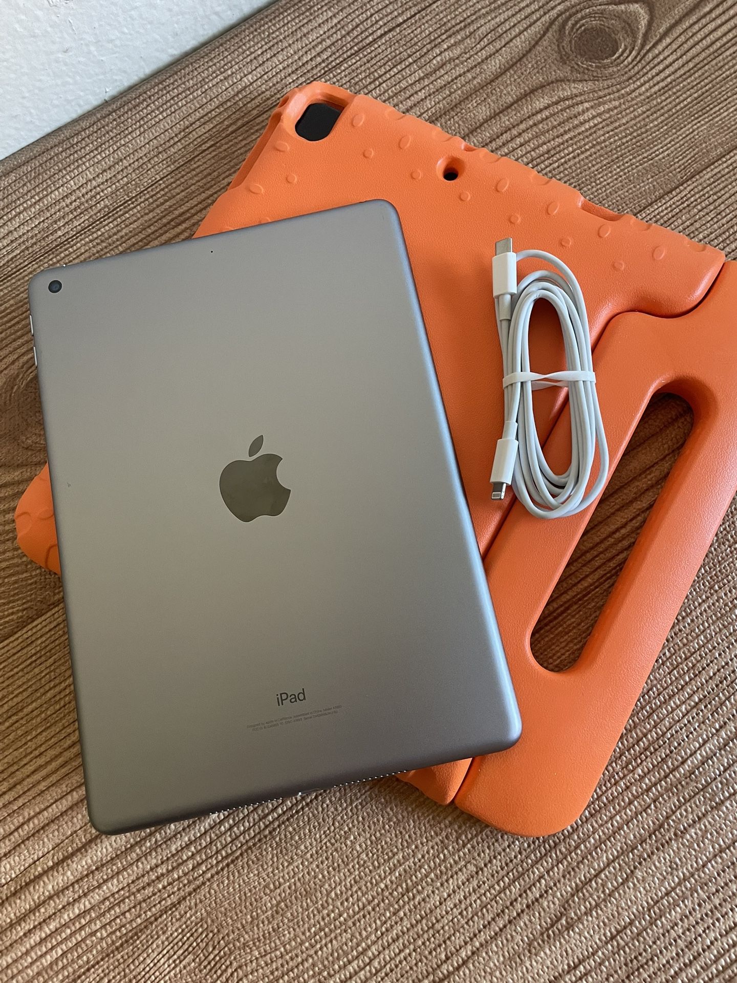 iPad 6th Generation 32GB With Pencil And Kids Case