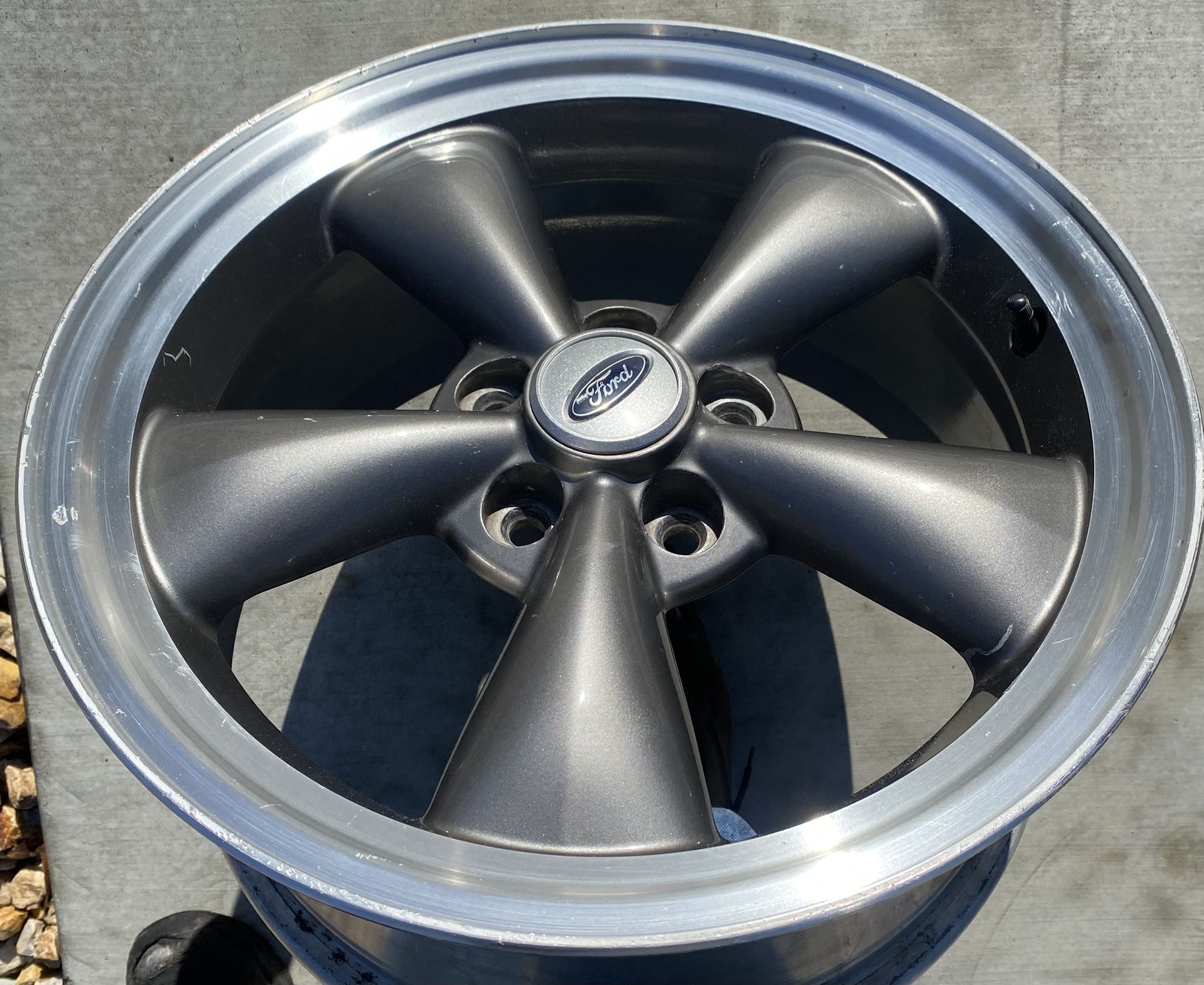 (ONE) FORD MUSTANG 5 SPOKE, 5 LUG WHEEL, 5 ON 4.5in. LUG PATTERN