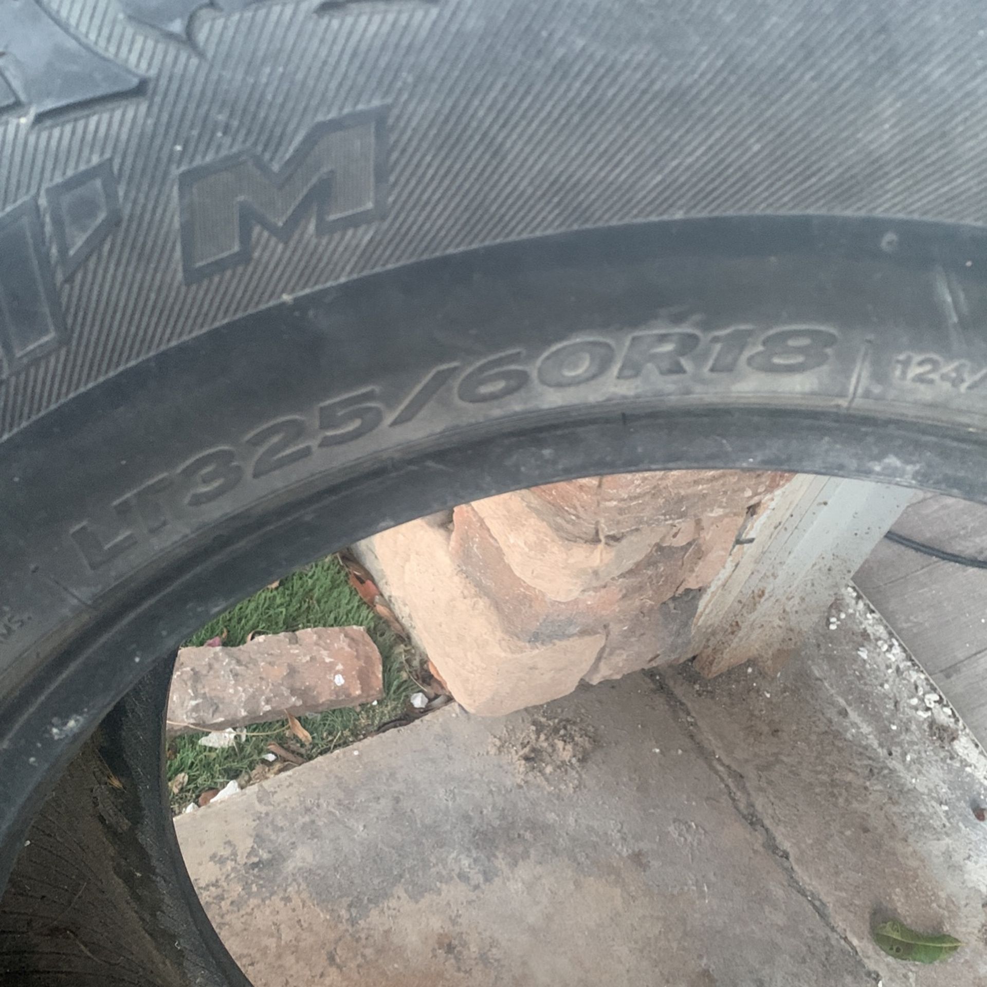 Dynapro Tire Lt 325 /60r18