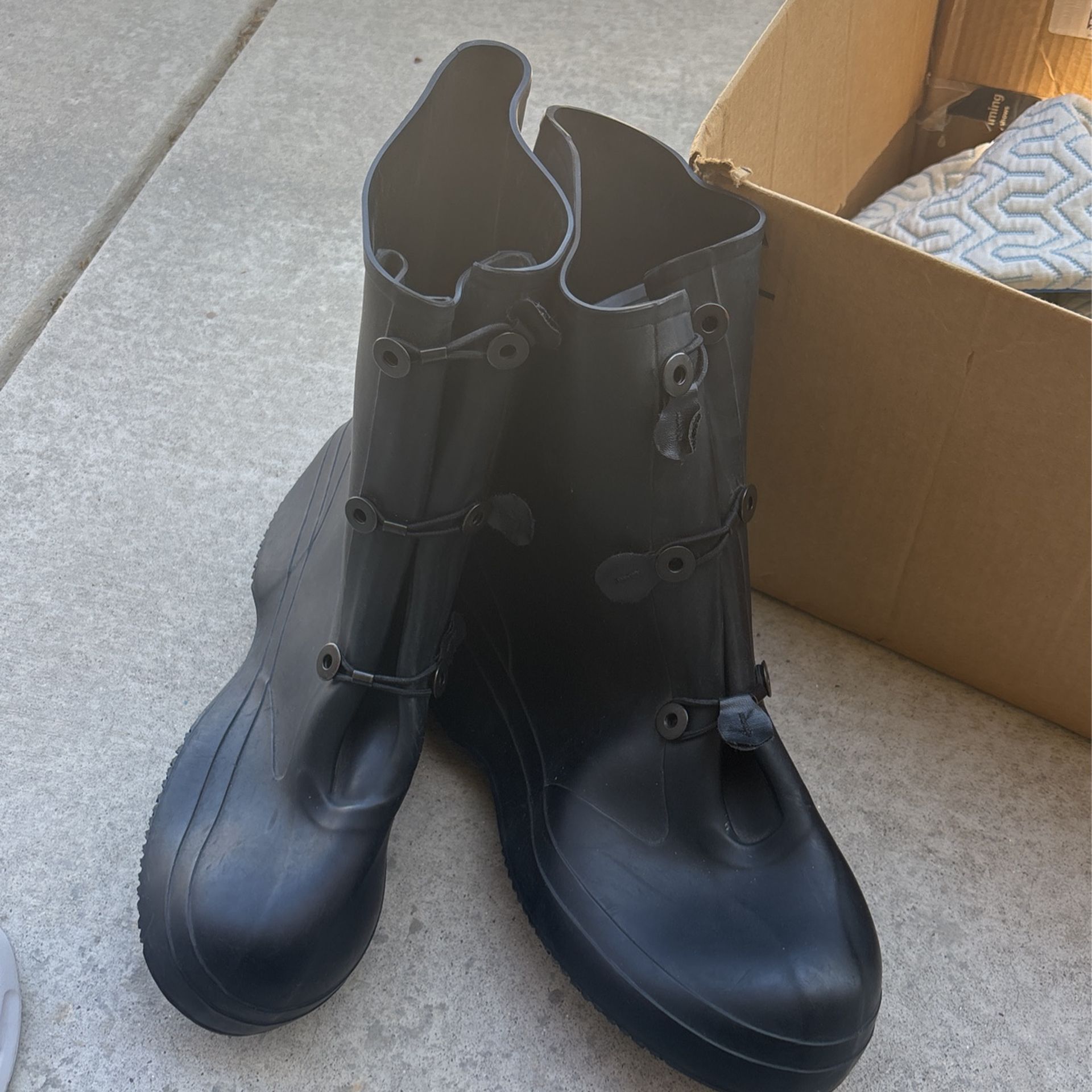 New Vintage KCA Military Weatherproof Rubber Boots Men's Size 12 Overboots Black