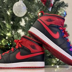 Jordan 1 Mid