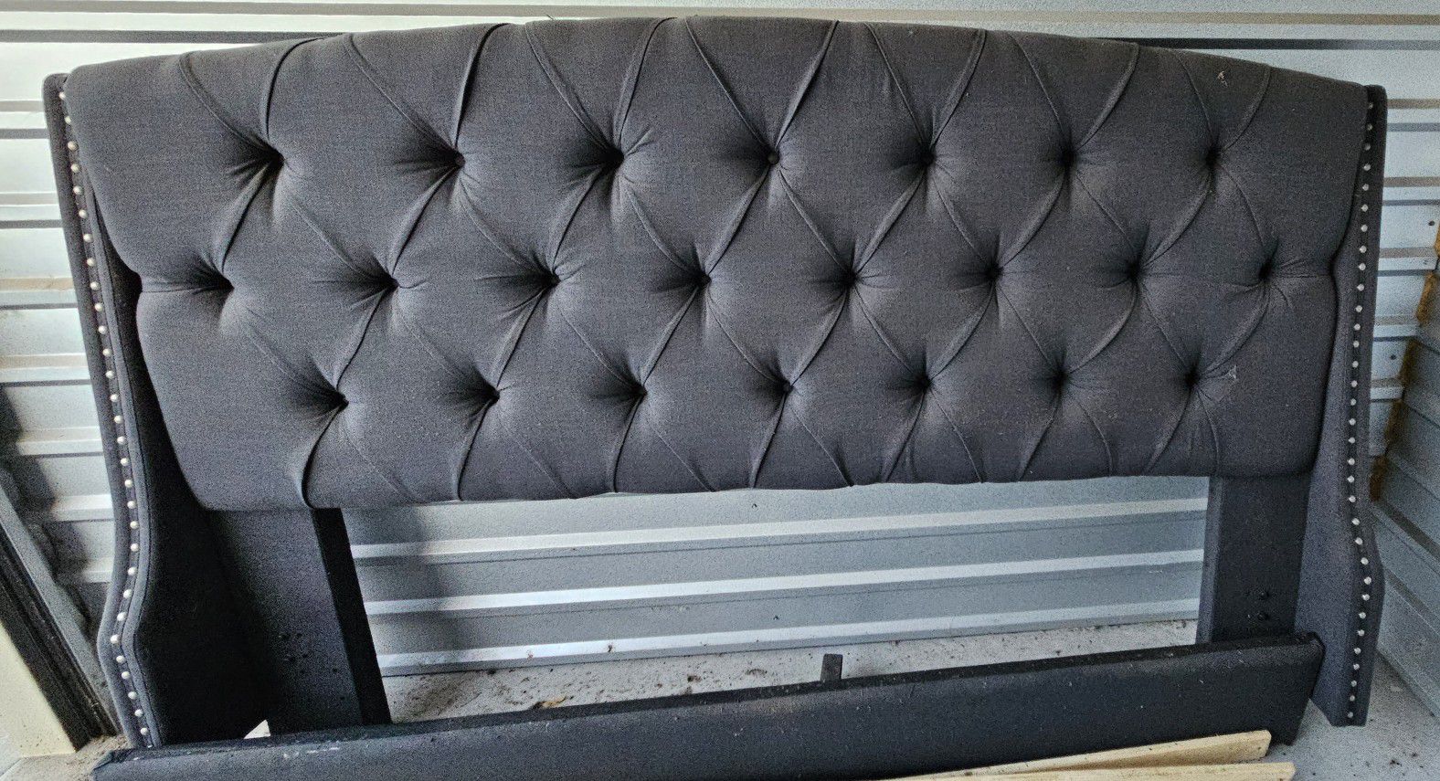 Ashley Furniture Kasidon - King / California King Upholstered Bed