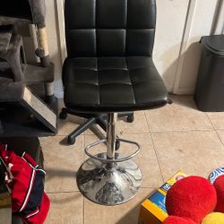 Bar Stool Pretty Great! 