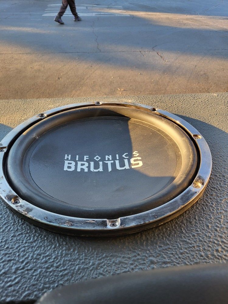 15 INCH SINGLE HIPHONICS BRUTUS IN CUSTOM BOX