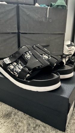 Dior slides trading or selling size 10 WITH THE BOX
