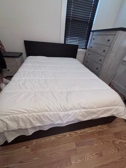 700