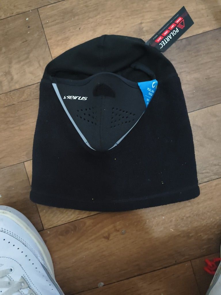 Never Worn Polartec Magnetic Sheisty