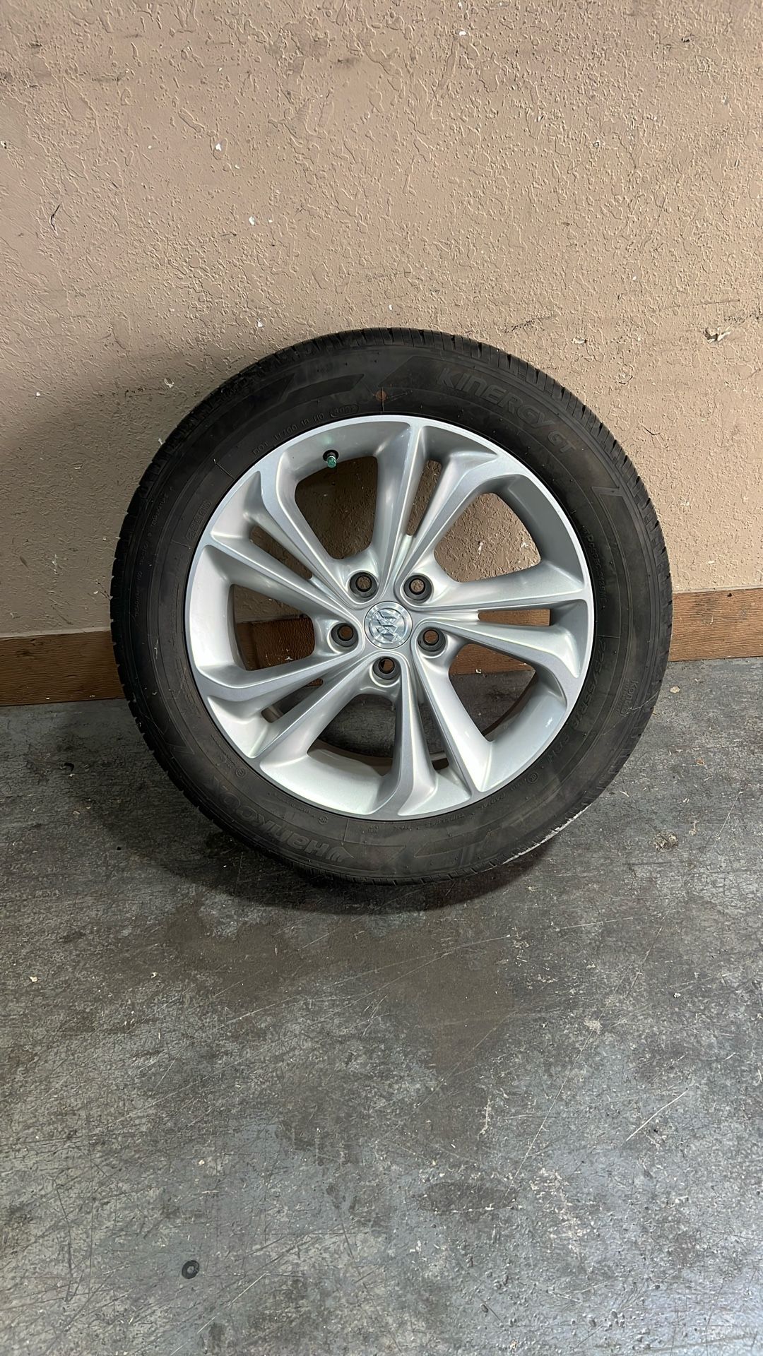 (A) 20-24 Buick Encore Gx Wheel 2020 2021 2022 2023