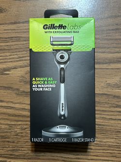 GilletteLabs Razor With Exfoliating Bar ~ New
