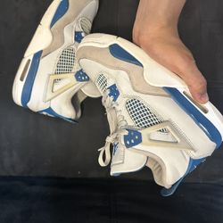 Jordan 4s Military Blue Size 6.5y 
