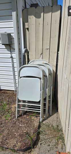 Metal chairs (30)