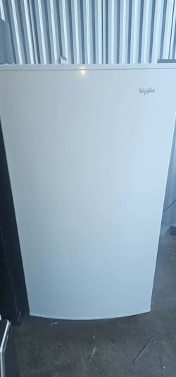 Whirlpool 17 Cu Frost Free Garage Ready Clean Cold Plugged In Freezer