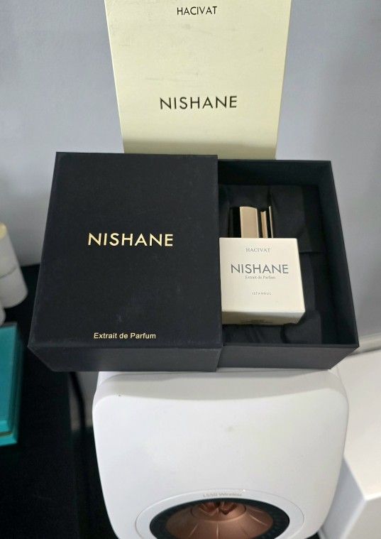 Nishane Hacivat by Nishane 3.4oz Extrait De Parfum EDP Spray for Unisex