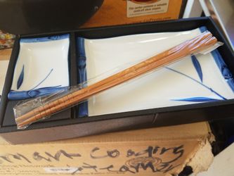 Sushi set with chop sticks new never used.