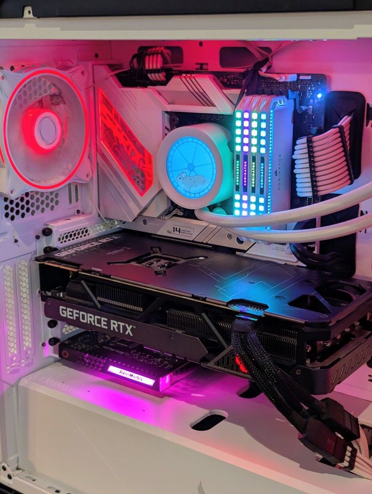 Gaming PC | RTX 3090 Ti / i9 / 32GB/2TB / Liquid NZXT