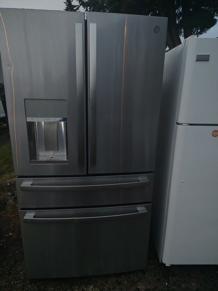 Ge Four Doors Refrigerator
