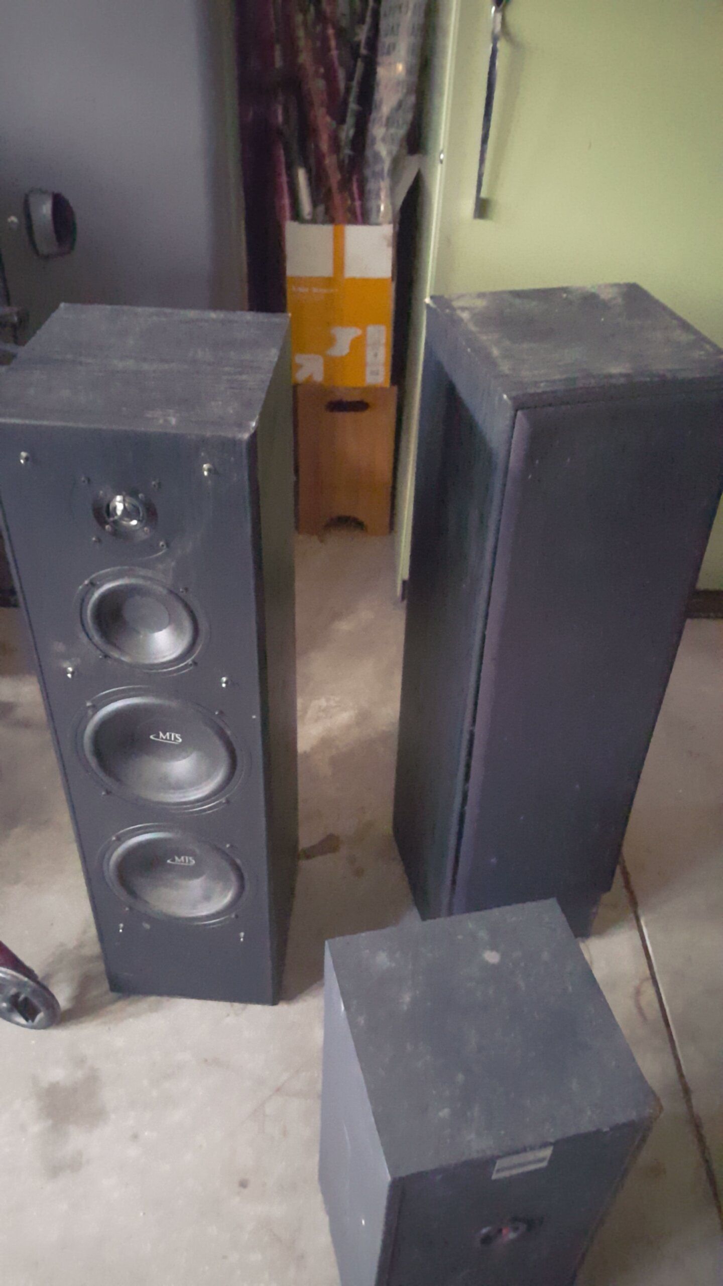 Millennium Theater System MTS 2328 3-Way Audio / Video Tower Speaker 400 Watt