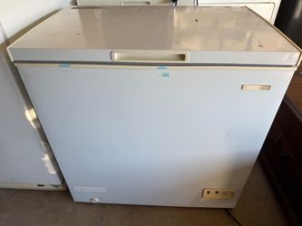 Frigidaire chest freezer