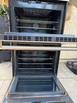 Thermador 30” stainless steel double oven touch display