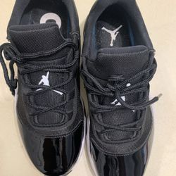 Jordan Low 11’s