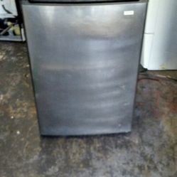 Mini Fridge Kenmore