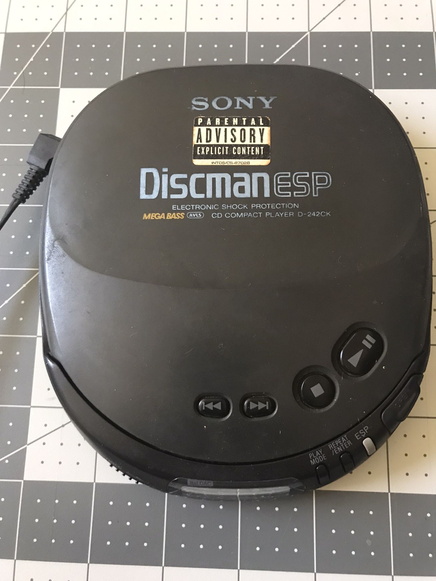 Used Good condition Sony Discman ESP D-242CK Mega Bass Shock Protection w/DC