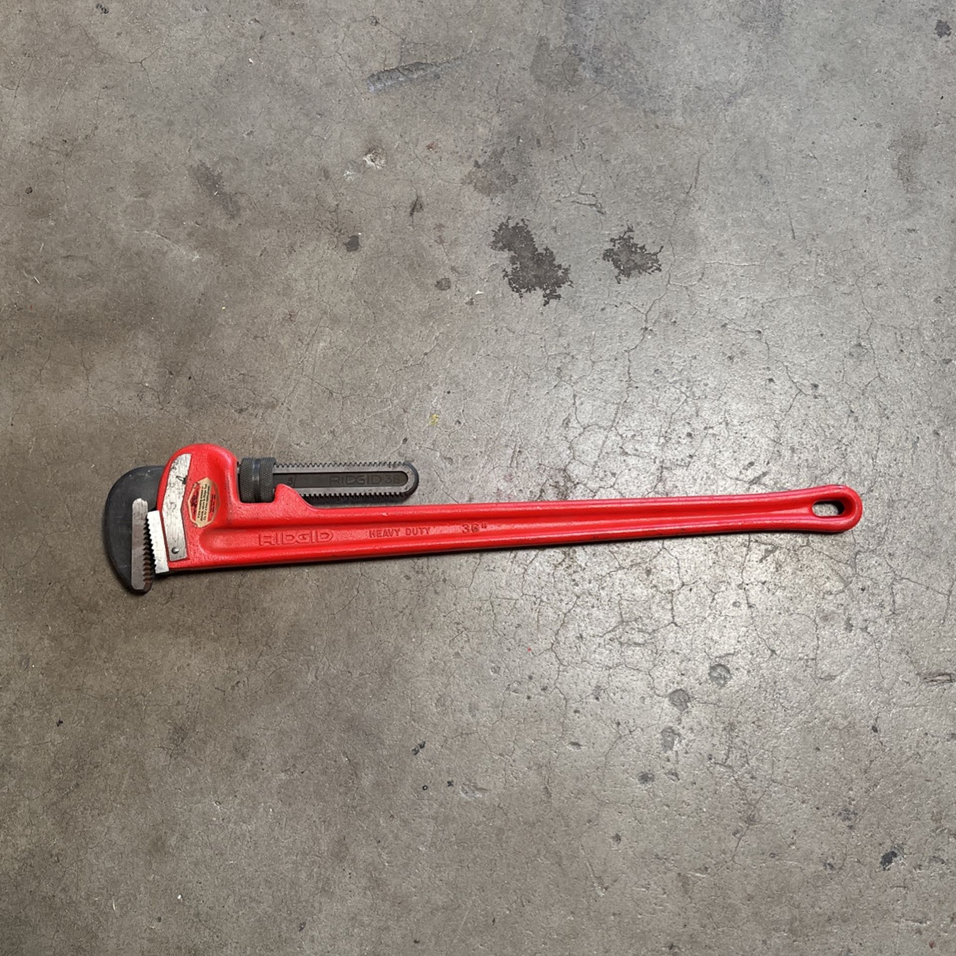 Rigid Pipe Wrench 36”