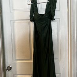 Long Emerald Green Dress With Slit. Perfect From Prom!