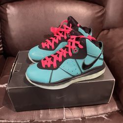 Nike LeBron 8 South Beach Size 7