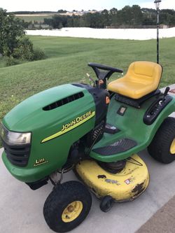 John Deere L111