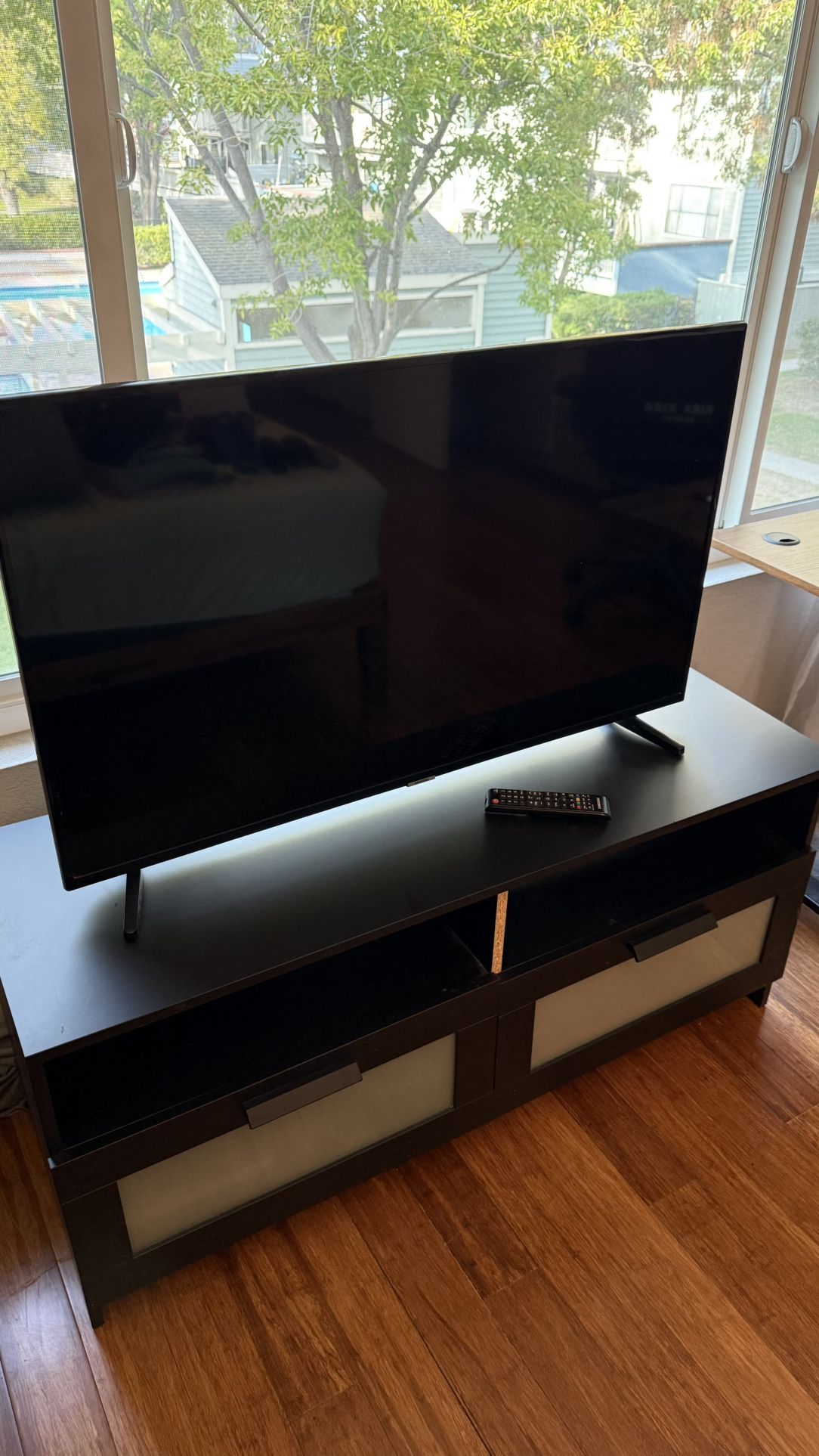 45” Samsung TV And Ikea Stand