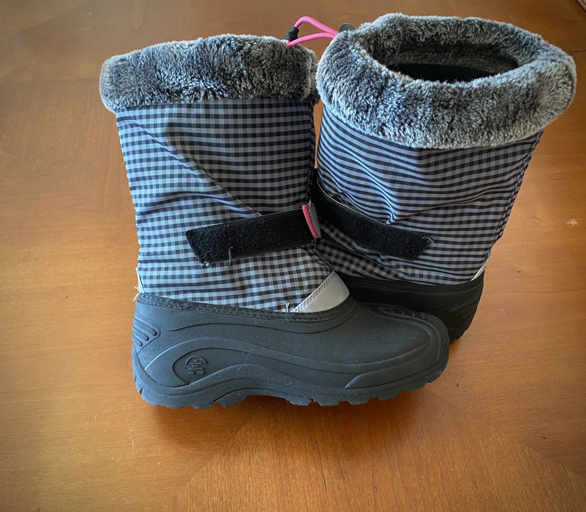 Kamik Snow Boots size 6 youth