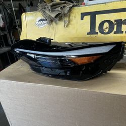 24/25 Hyundai Elantra Left Headlight Oem
