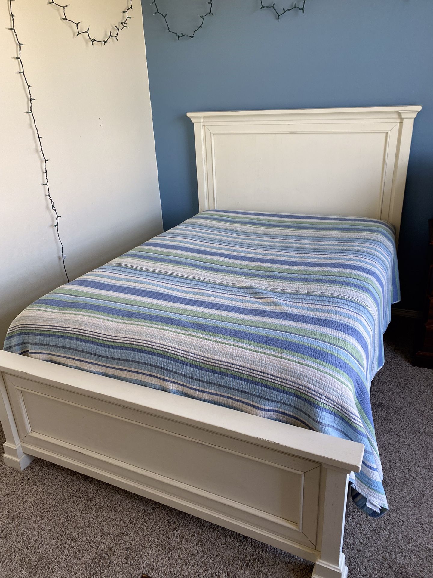 White Wood Bed Frame Full Size, Excellent Condition