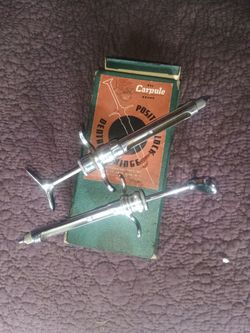 Dentist Suringes Vintage