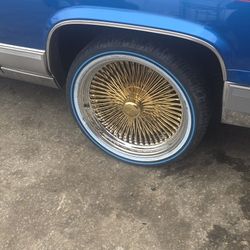 20" Gold Center With Vouge