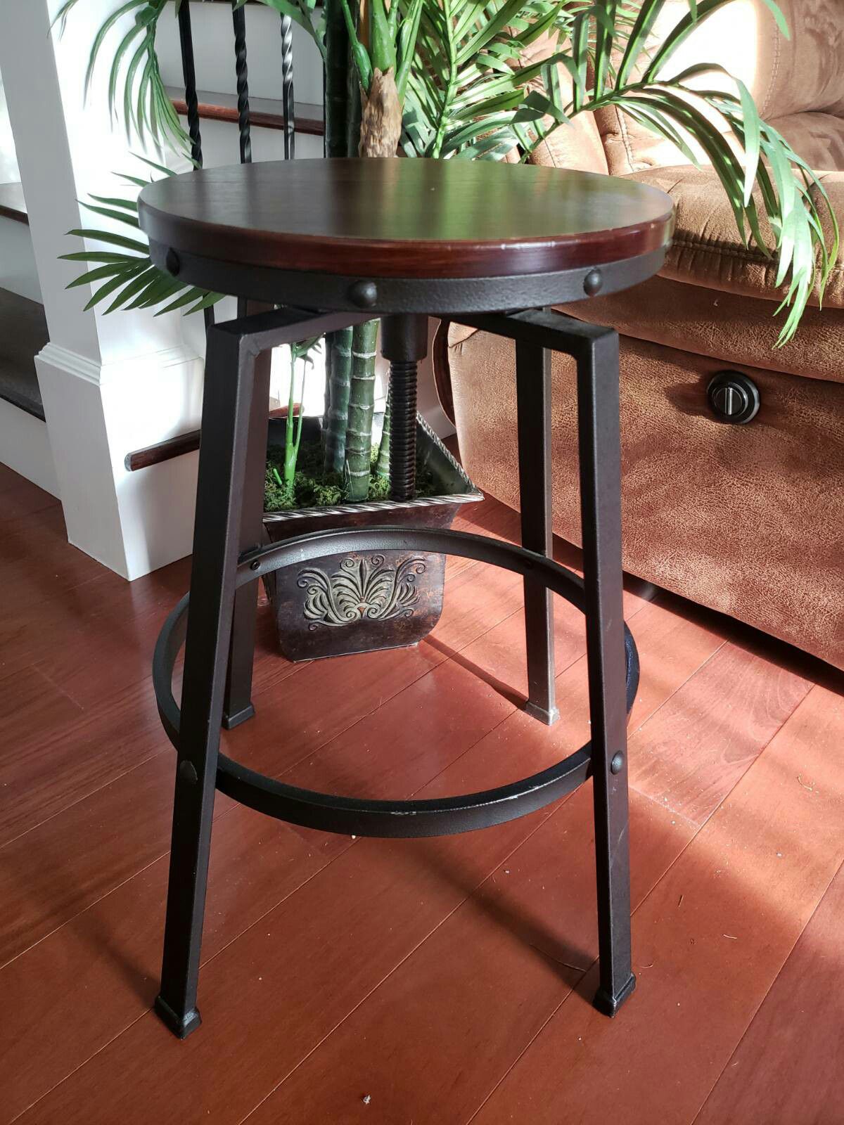 Adjustable height sturdy stool
