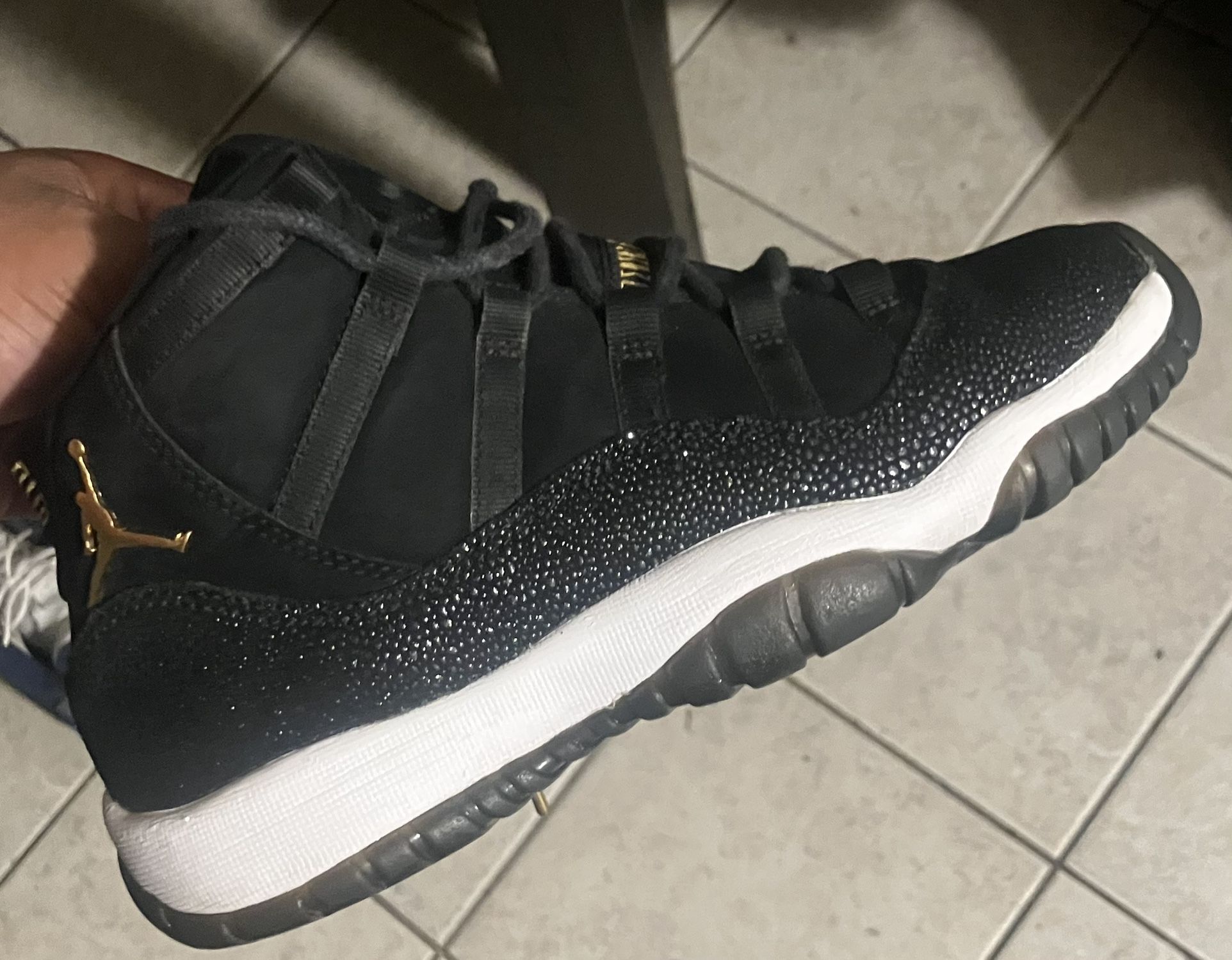 Jordan 11 (Heiress): Size 4.5y W