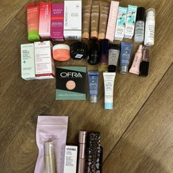 Bundle includes a mix of mini skincare/makeup products + 4 bonus mascaras.
