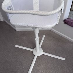 Halo bassinet
