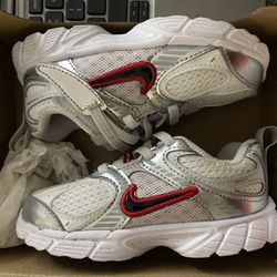 Nike Toddler V5 RNR 8c