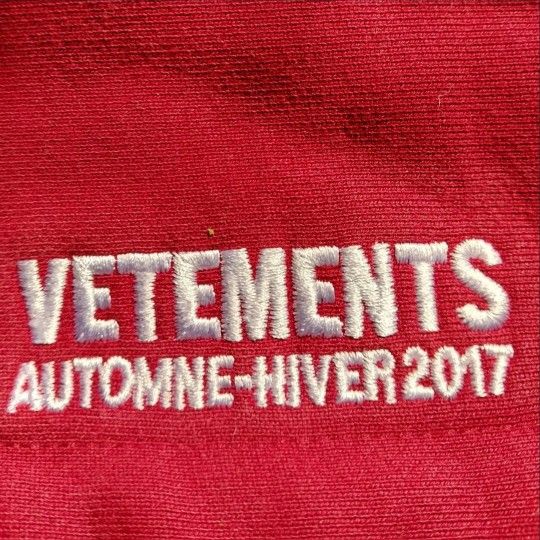 VETEMENTS "May The Bridges I Burn Light The Way"