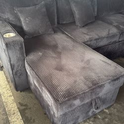 Sofa Negro Con Storage Y 2 Concessions USB 