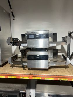 Countertop conveyor oven