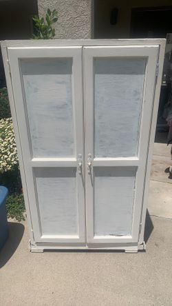 Cabinet W/ 5 Shelves