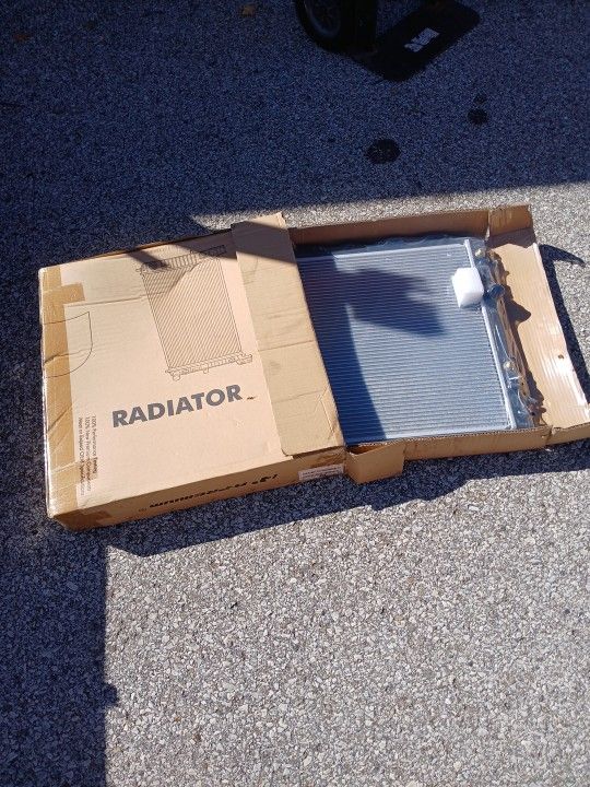 New 2002 Chrysler PT Cruiser Radiator