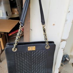 Purse.Black. Chain Strap. Roomy. Leather 